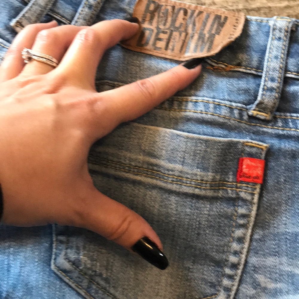 ❌❌SOLD❌❌Distressed Jeans - Picture 6 of 6